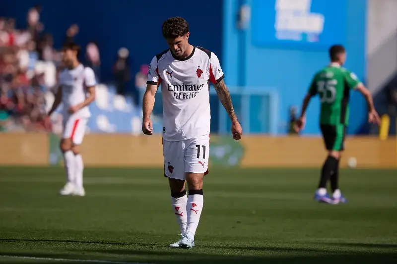 Tomori Sees Red As AC Milan Fall To Sassuolo In Stunning 0-2 Defeat