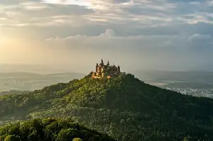 Across Mountains, Cliffs, And Valleys 🌄 The World’s Greatest Castles Still Inspire Awe 🏰