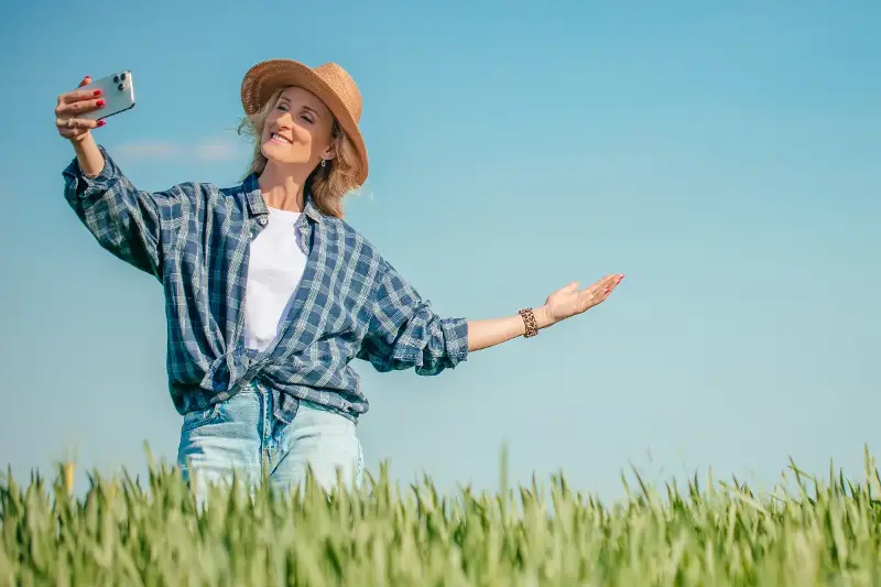 Agroinfluencers: Positividad para Atraer Jóvenes al Campo y Elevar la Autoestima Rural