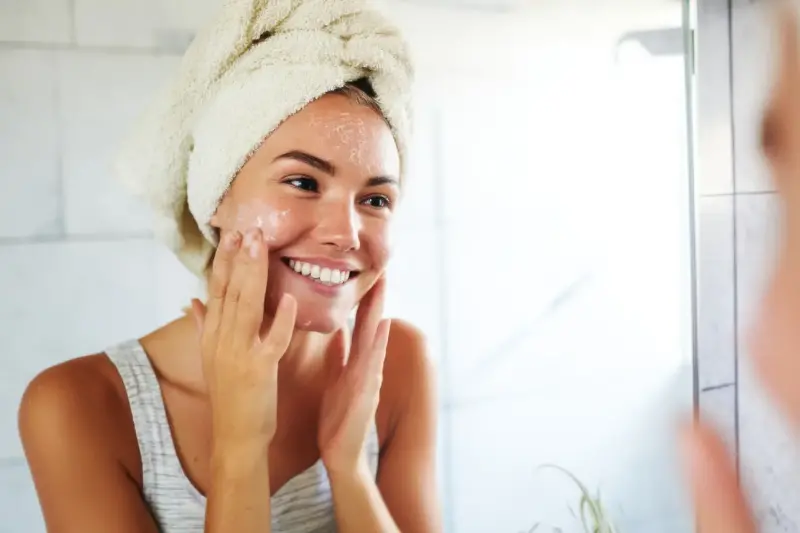 Piel Renacida: Secretos Antienvejecimiento que Transforman tu Rostro