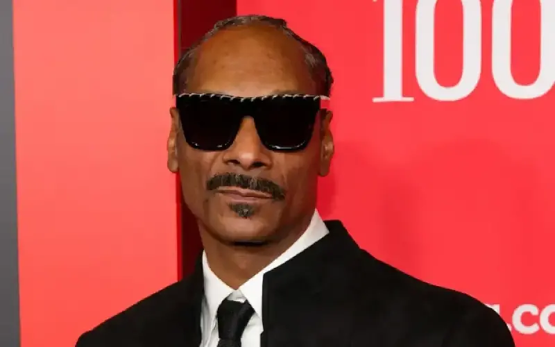 Snoop Dogg quiere asociarse con Simon Cowell para crear un nuevo programa de televisión