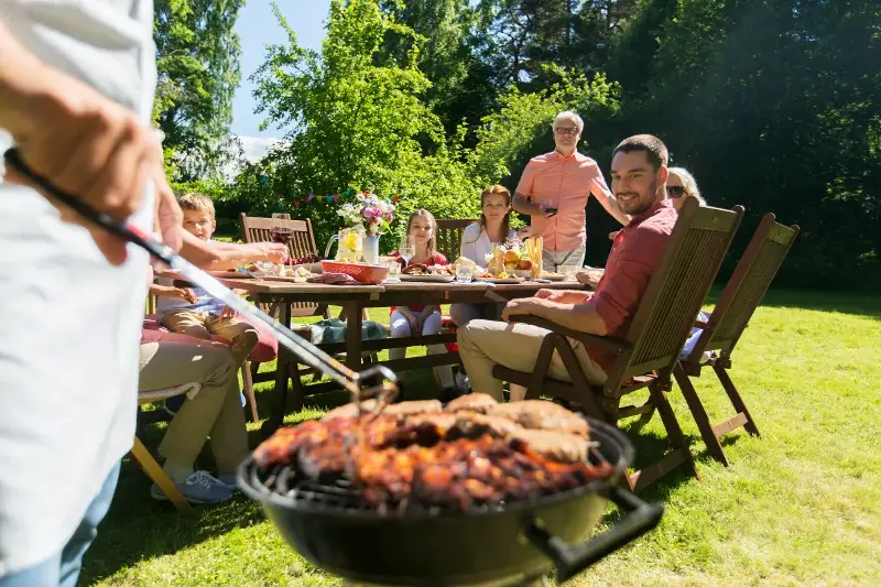 ¿Planeas una Barbacoa? Evita Estos Errores para Prevenir Intoxicaciones