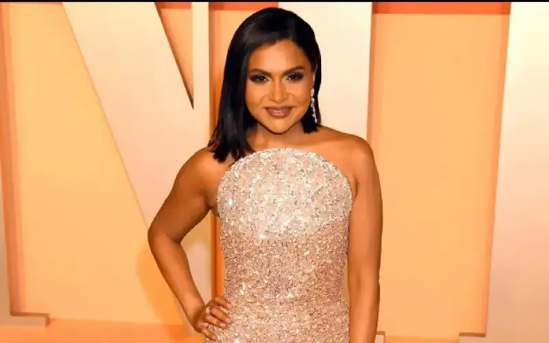 Mindy Kaling revela que Tina Fey y Amy Poehler han desempeñado un papel importante en su proceso de pérdida de peso