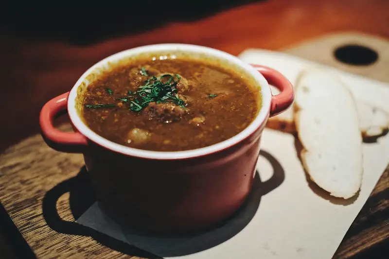 Sopas Tradicionais Globais: Receitas Iconoclastas em Tigelas Reconfortantes