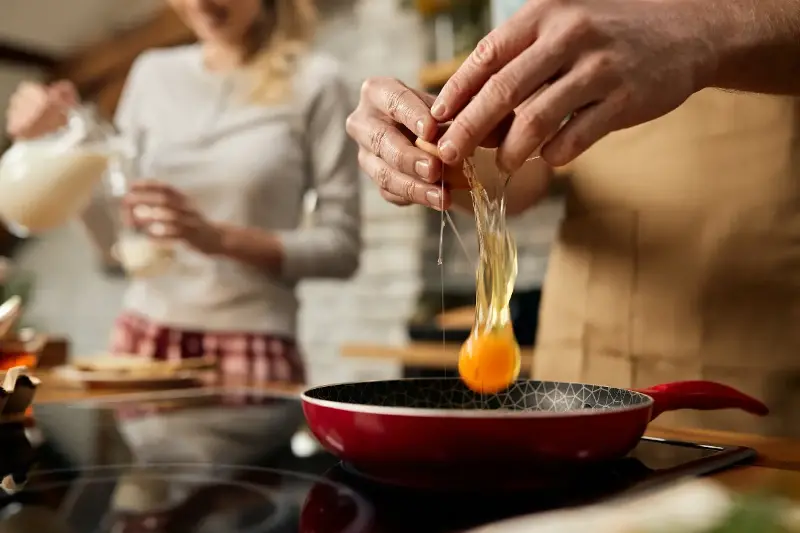 El Arte de Freír Huevos: Trucos de Chefs para la Perfección