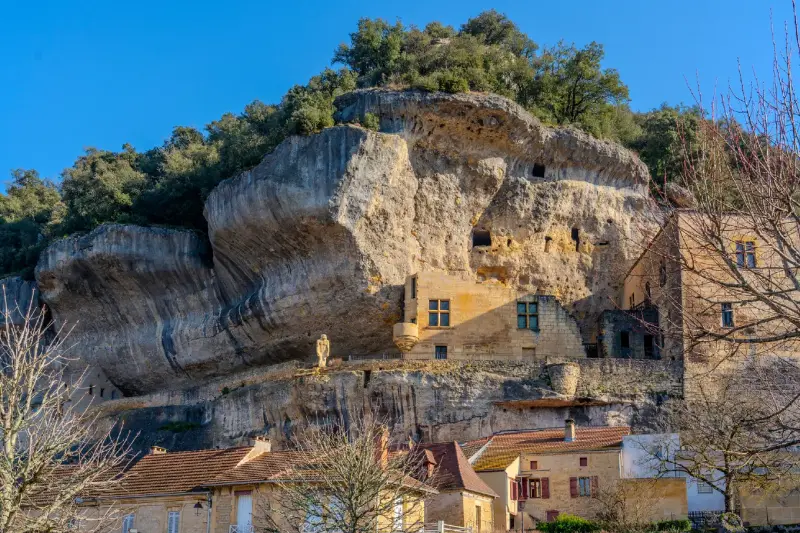 Cinq villages troglodytiques à explorer sans voiture