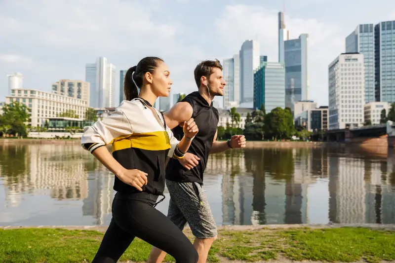 週末ランニングがメンタルヘルスを支える