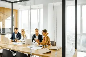 Mastering Active Listening at Work: How Real Communication Speeds Up Success
