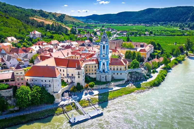 Explora Serbia: Pueblos y Viñedos Encantadores a Orillas del Danubio