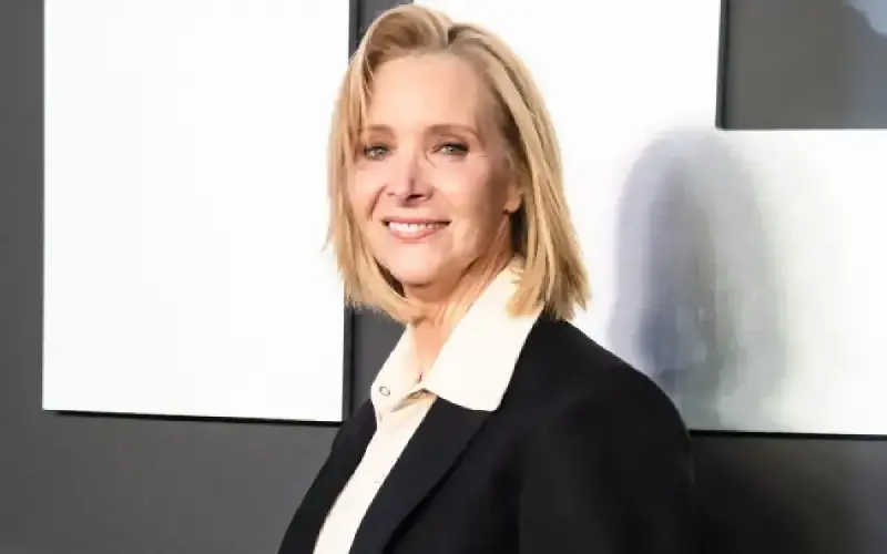 Lisa Kudrow no estaba convencida de que Friends sería un éxito, así que ‘reservó’ otro papel por si acaso se cancelaba