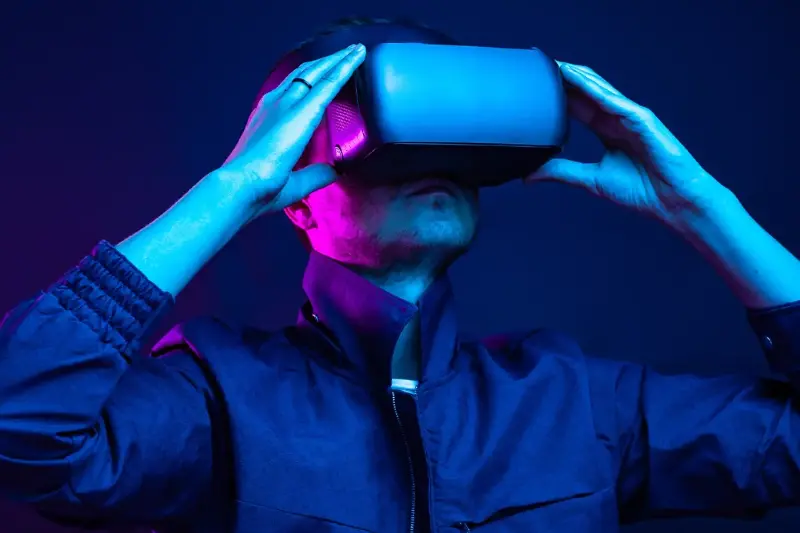 Casques Hybrides et Réalité Mixte: immersion sans compromis