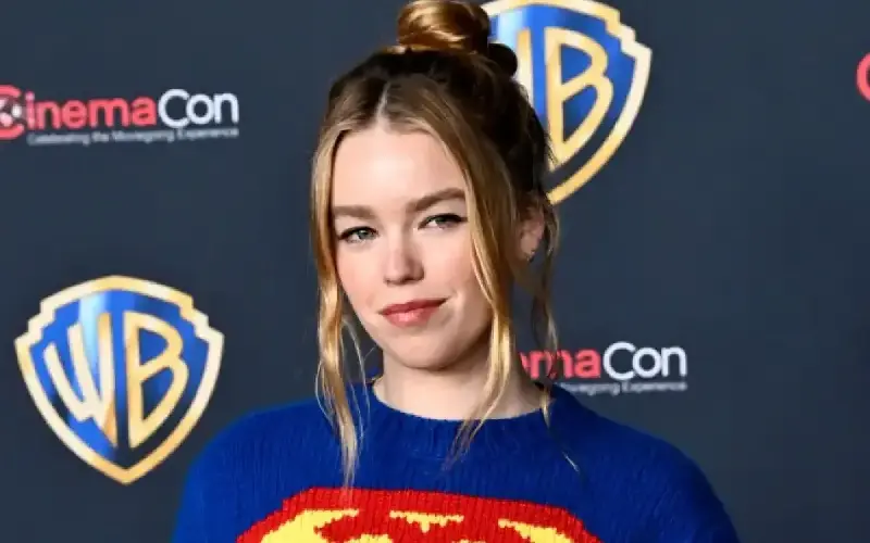 Milly Alcock cree que Supergirl es 'una gran representación de lo que puede ser una mujer moderna'