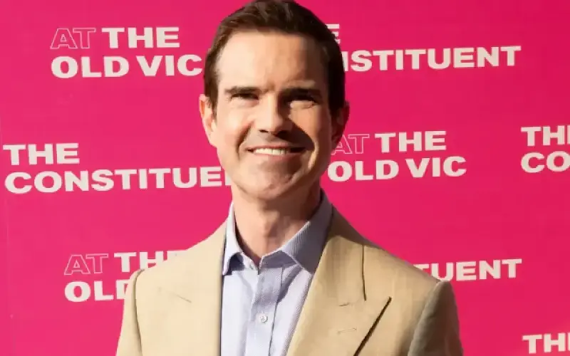 Jimmy Carr está en conversaciones para presentar una nueva versión de Top Gear