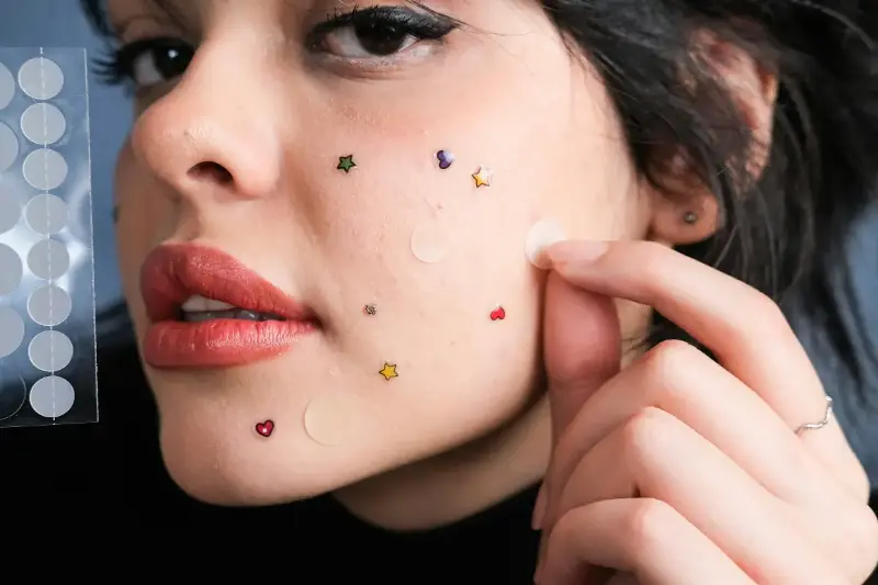 Pimple Patches richtig einsetzen bei Stresspickeln