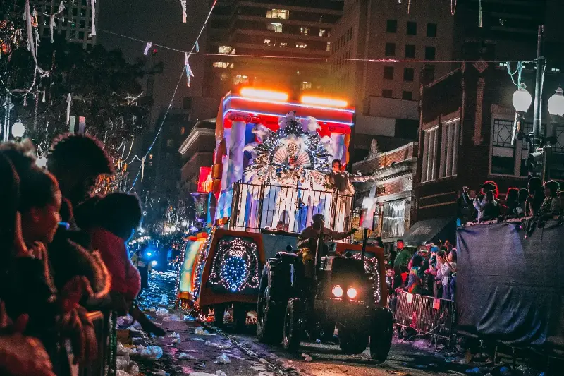 Festivais Culturais Mais Icônicos do Mundo: Celebrações Que Atraem Multidões e Celebram a Diversidade