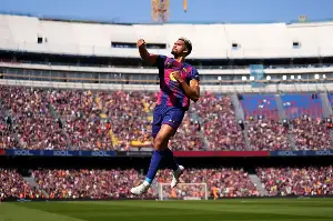 Ronald Araújo Arrives At Liverpool After Hansi Flick Sanctions Bold Barcelona Exit