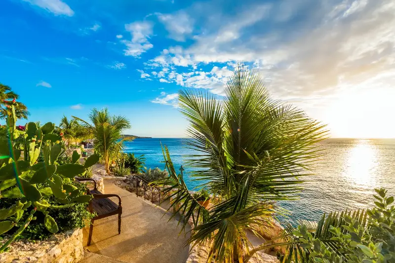 Curaçao Uncovered: Dive Into the Best Adventures and Magical Sights of This Caribbean Island Jewel