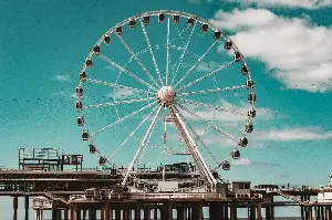 Reaching For The Sky: Fun Facts And Stunning Stories Behind Iconic Ferris Wheels