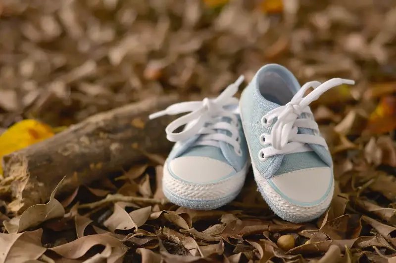 De Huertos a Festivales: La Historia de las Icónicas Zapatillas Victoria