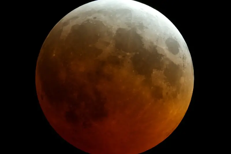 Plüton Neden Hala Tartışmalı? 2025'te Yeniden Gezegen Statüsü Kazanabilir mi?