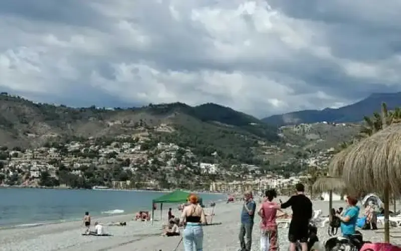 La Costa Tropical alcanza un 90% de ocupación en julio y la capital ve bajar cifras respecto a 2025