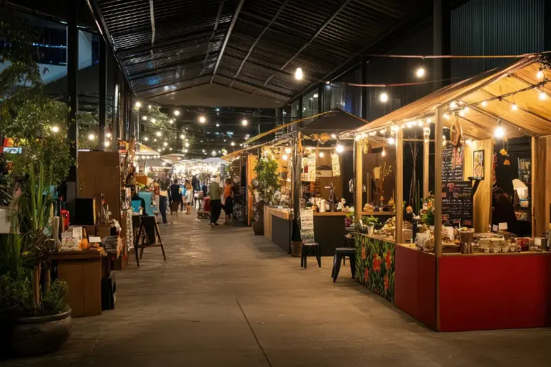 En Occitanie, les marchés nocturnes deviennent des rendez-vous de voyage