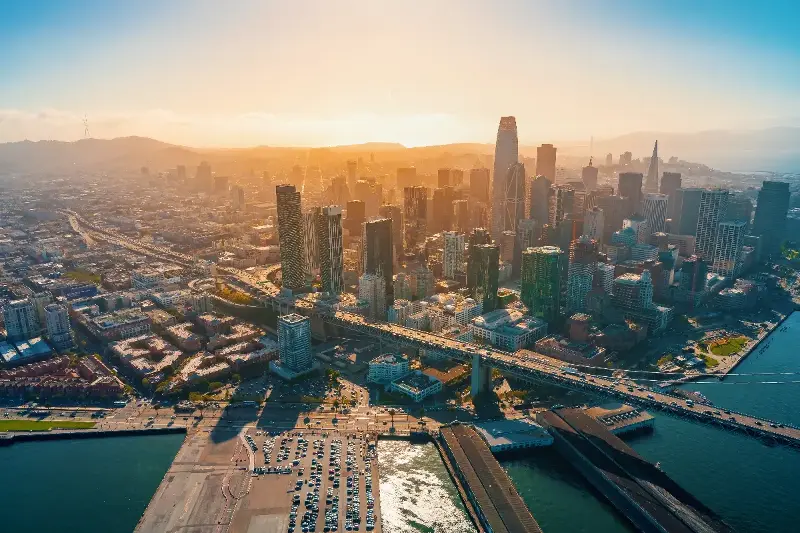 San Francisco: Perderse Entre Niebla, Historia y Futuro
