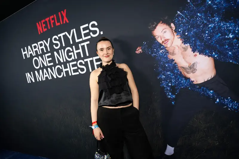 Manchester Erupts 🎤 With Joy As Harry Styles Unveils His New Netflix Album Spectacle