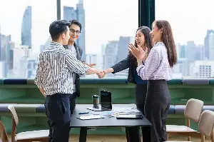 Good Boss Vs Bad Boss: Five Powerful Ways Leaders Shape Employee Loyalty