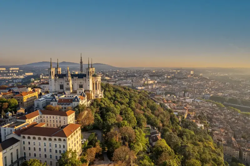 Lyon: Más Allá de la Gastronomía, un Destino Completo por Descubrir