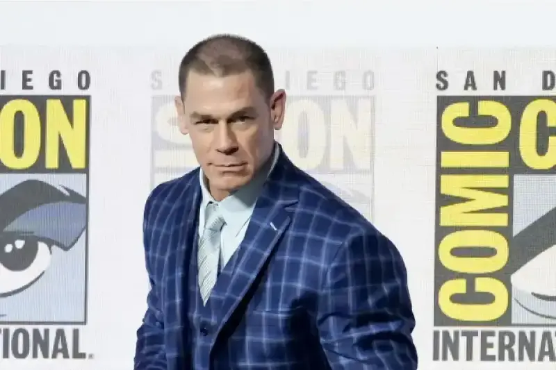 John Cena cree que su labor benéfica se vería perjudicada si tuviera hijos