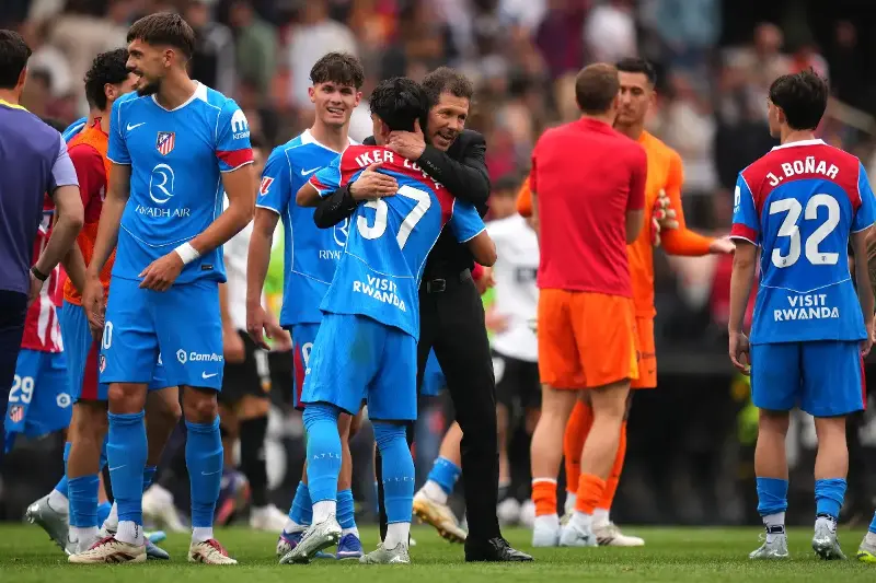 Atletico Madrid Stun Valencia With Two Late Goals To Secure Unforgettable 2-0 Victory