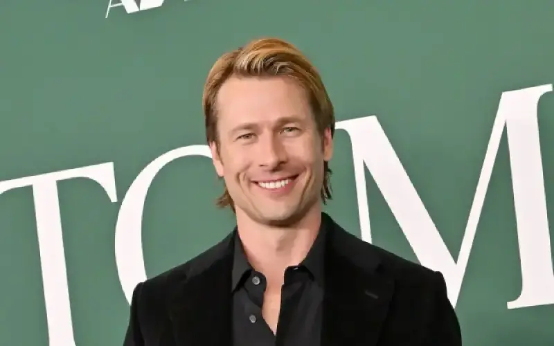 Glen Powell asegura que 'la disciplina es la clave de su propia felicidad'