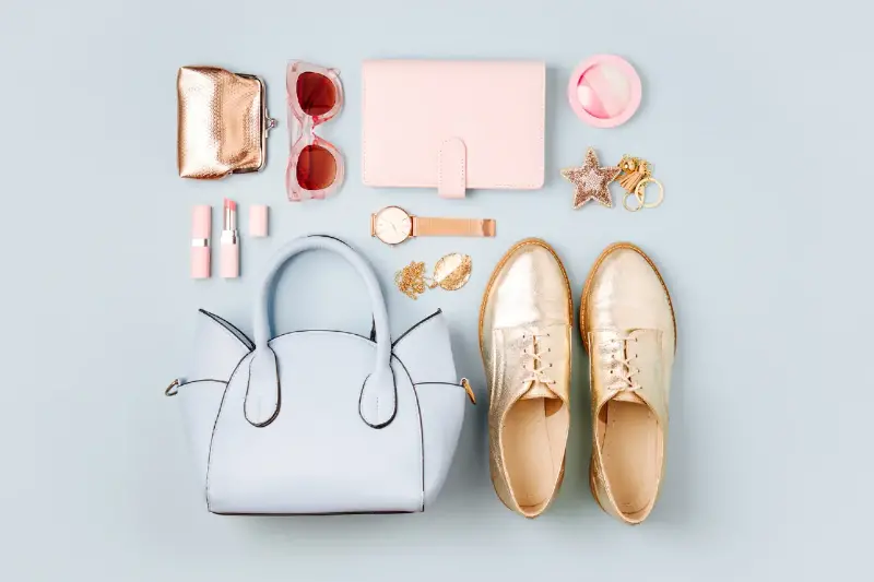 Eleva tu Outfit Veraniego: Accesorios Clave para un Estilo Perfecto