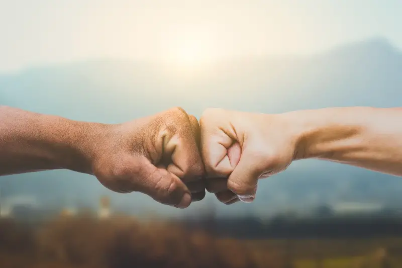 Unlock The Secrets To Building Deep, Lasting Friendships In A Digital-First Modern World