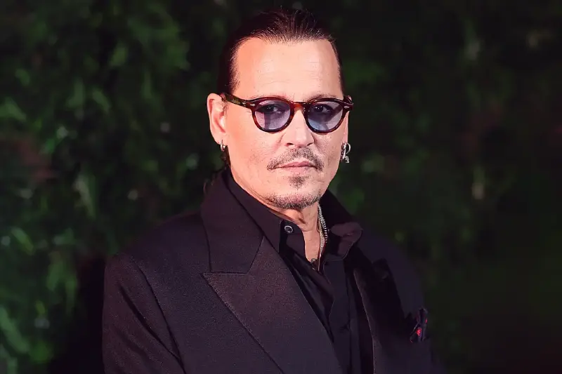 Jak Johnny Depp wspiera adopcję pupili i promuje nowoczesne rozwiązania dla opieki nad czworonogami