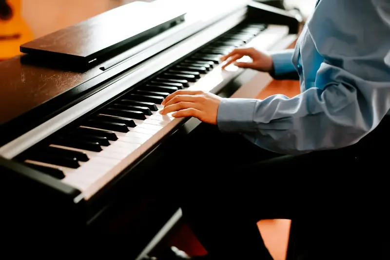 The Ultimate Showdown: What Truly Separates The Expressive Piano From The Majestic Organ
