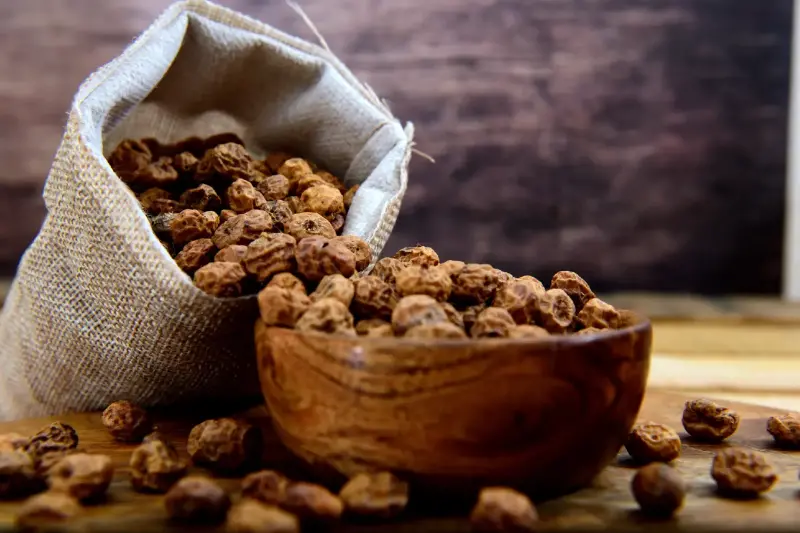 Chufa: Descubre su Origen, Propiedades y Usos Tradicionales