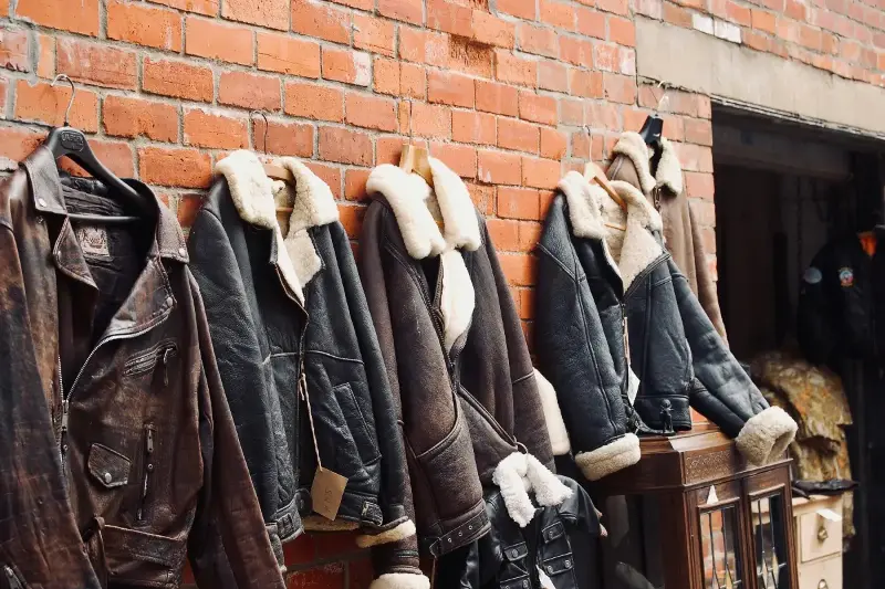 Vintage-Lederjacke in Köln: Patina ja, Fehlkauf nein