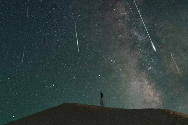 A Ciência por Trás dos Meteoros: Entenda as Reações Químicas e Físicas que Criam o Brilhante Show