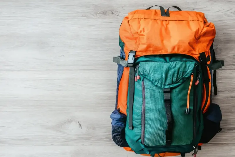 13 Trucos Reales para Viajar Solo con una Mochila