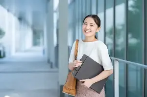 大学授業料の高騰が家計と進学率に与える影響