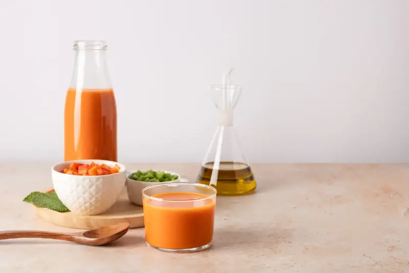 Gazpacho vs. Salmorejo: descubre sus diferencias y elige tu favorito