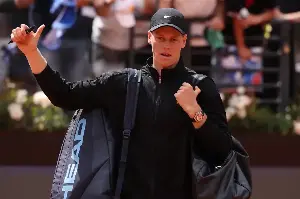 Jannik Sinner Smashes Djokovic’s Masters Record With Sensational Performance That Shocks Tennis World