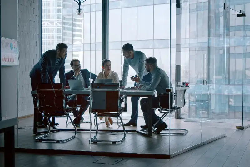 The Hidden Habits Of Calm People Who Never Crack In Stressful Meetings