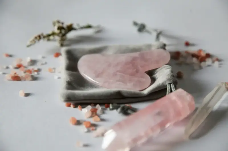 Gua Sha gegen Verspannungen im Kieferbereich