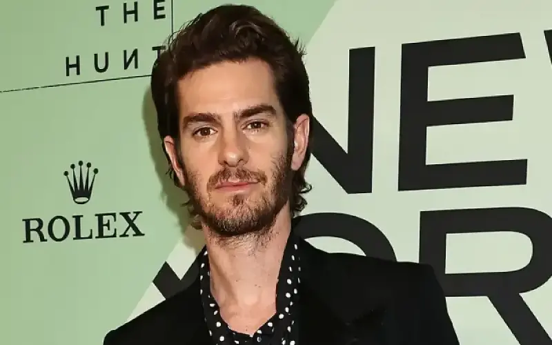 Andrew Garfield espera que los 43 años sean 'un poco tranquilos'