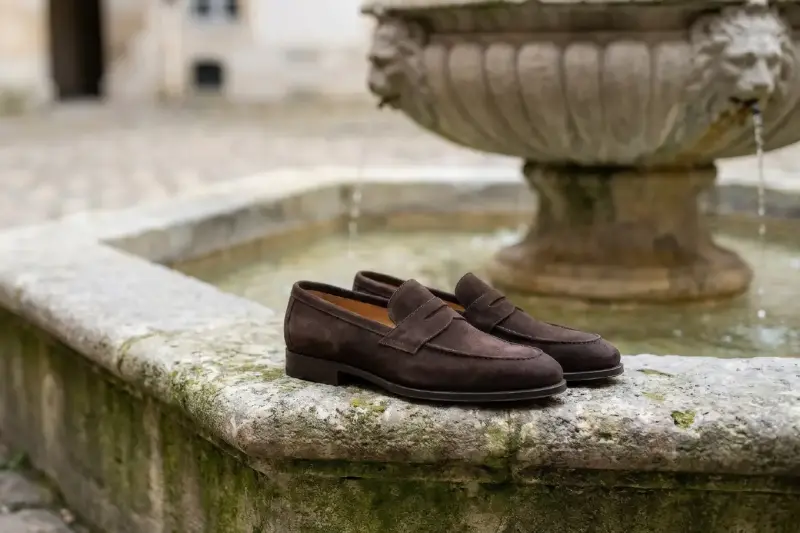 Baskets fines ou mocassins souples : quelle paire choisir
