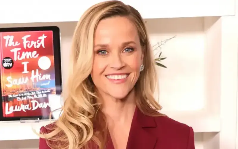 A Reese Witherspoon le encanta que su novio no trabaje en la industria del entretenimiento
