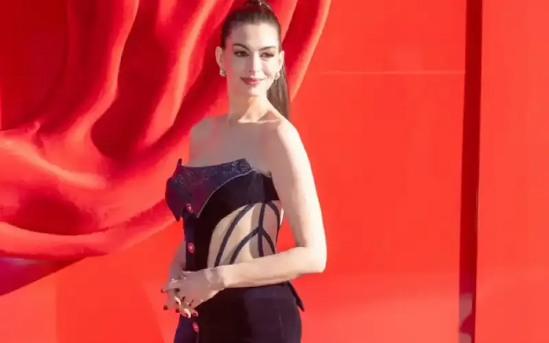 Anne Hathaway está embarazada